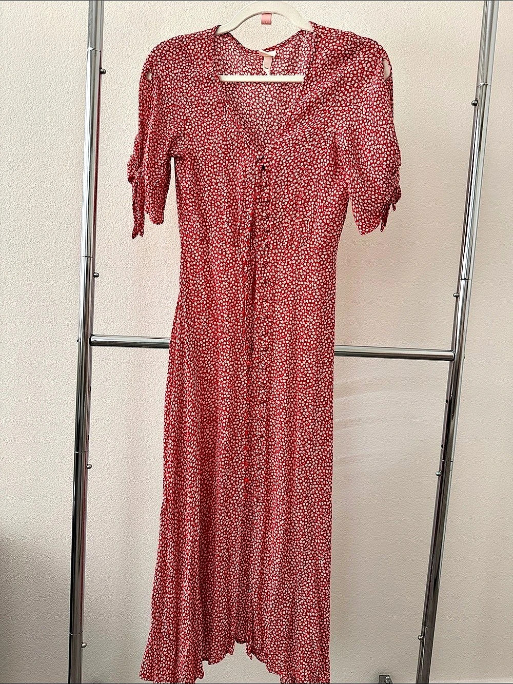 H&M Red Floral Ditsy Tie Sleeve Button Front Crepe Midi Dress Midi Dress Red